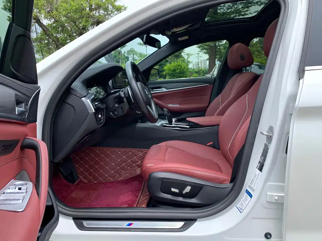 BMW 5 Series — миниатюра 7