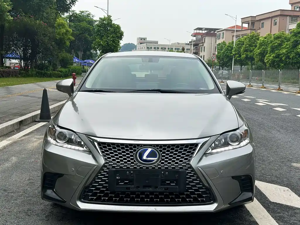 Lexus CT — миниатюра 2