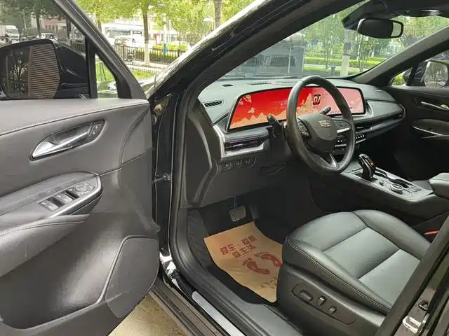 Cadillac XT4 — миниатюра 8