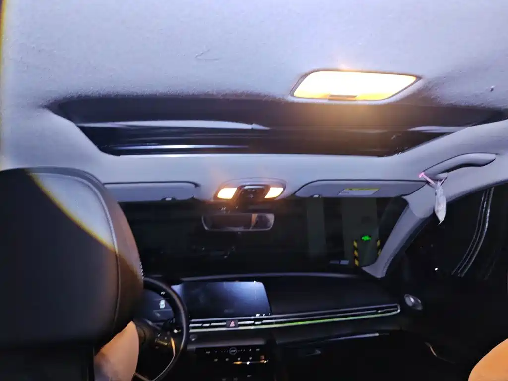 Hyundai Elantra — миниатюра 9