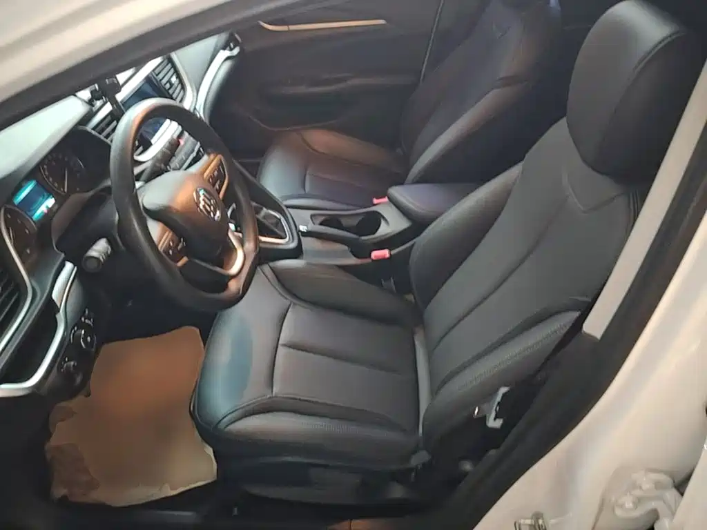 Buick Excelle — миниатюра 15