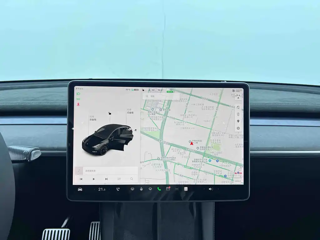 Tesla Model Y — миниатюра 16