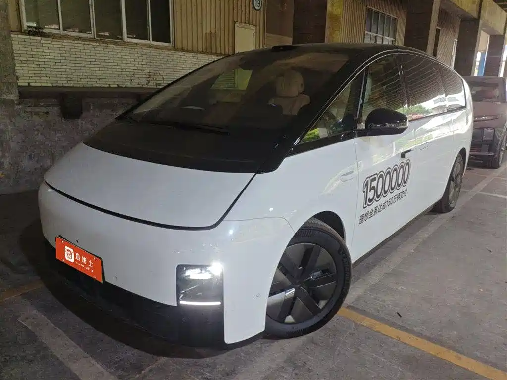 Li Auto MEGA 2025 Home