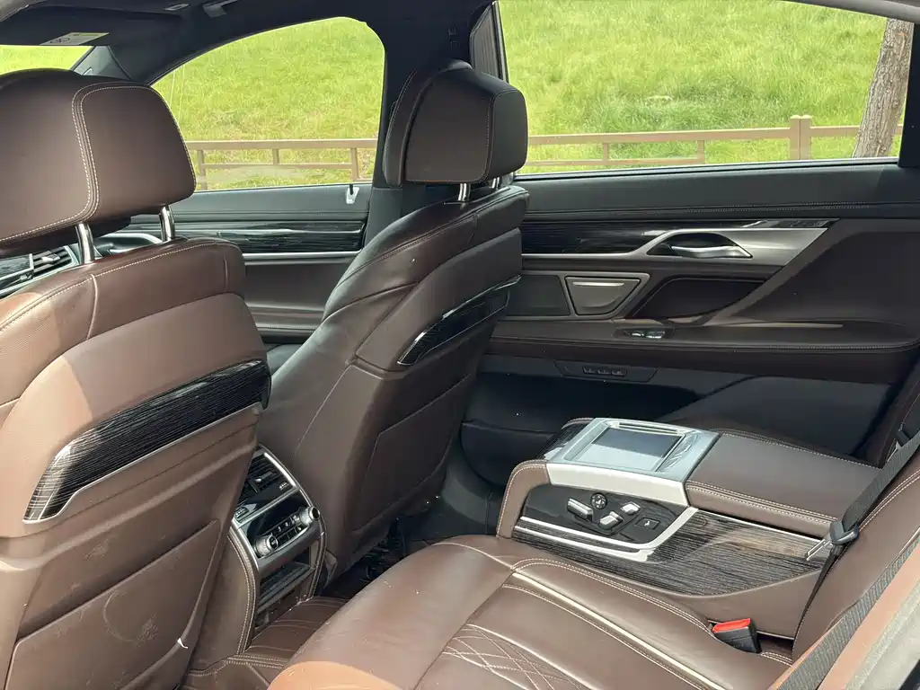 BMW 7 Series 7 2021 730Li M Sport