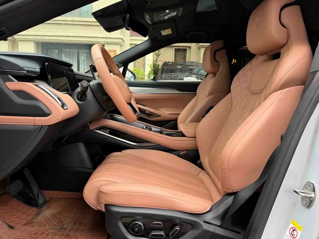 BYD L EV — миниатюра 4