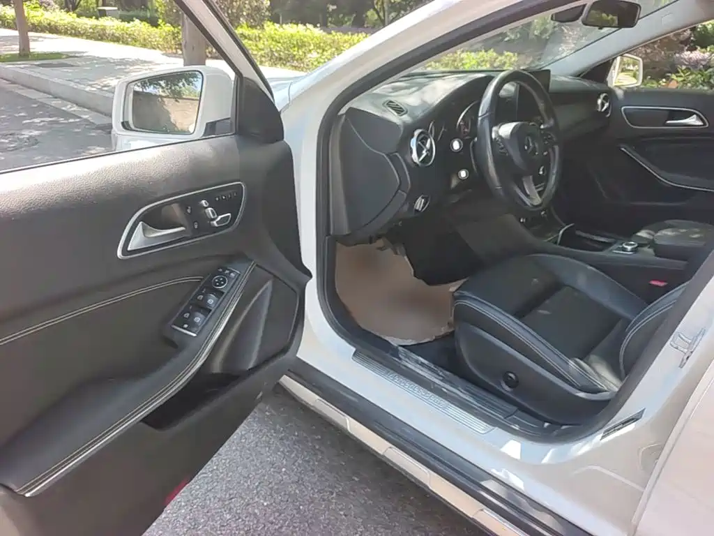 Mercedes-Benz GLA — миниатюра 16