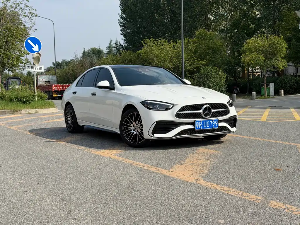 Mercedes-Benz C-Class — миниатюра 3