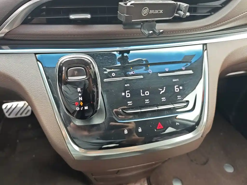 Buick GL8 — миниатюра 14
