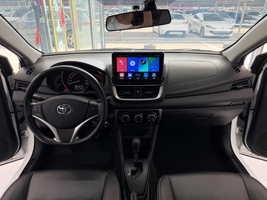 Toyota Yaris L — миниатюра 8