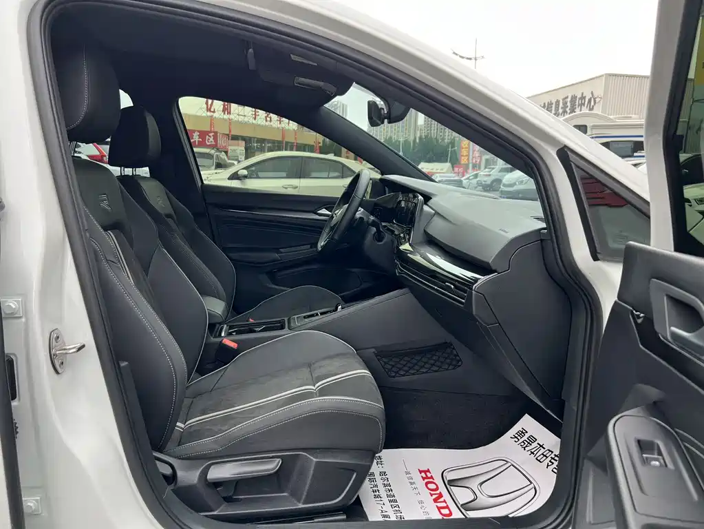 Volkswagen Golf 2023 280TSI DSG R-Line Lite
