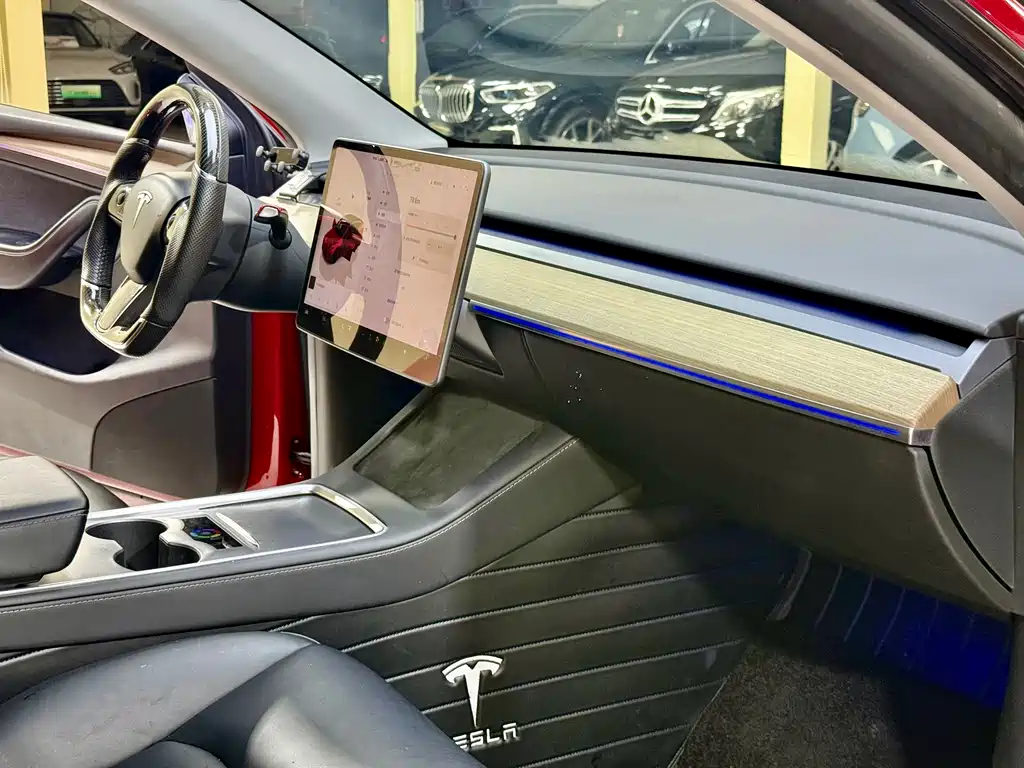 Tesla Model Y — фотографии объявления, Фото 15