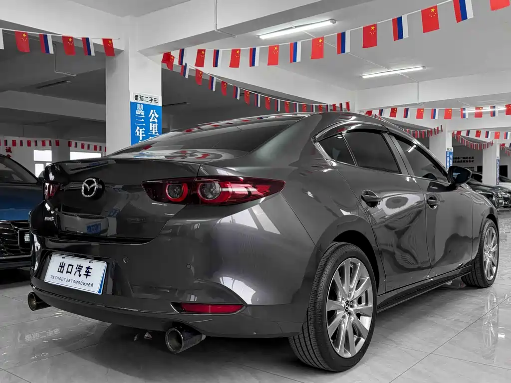 Mazda 3 Axela 2022 — фото 18