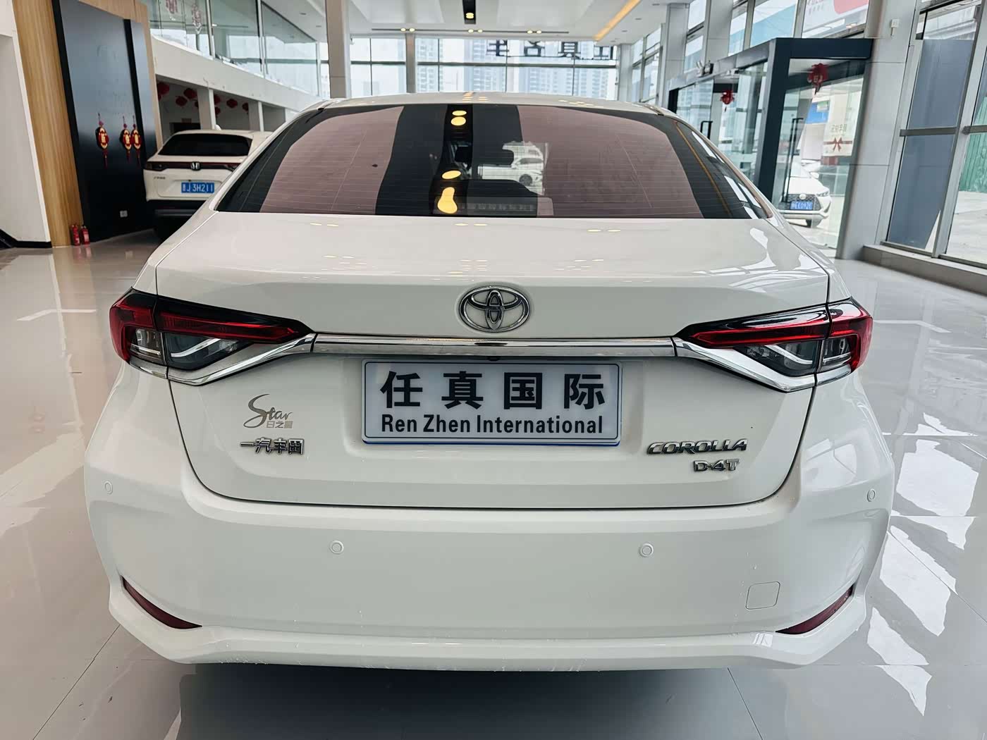 Toyota Corolla 1.2 л 2022 г. Белый, пробег 29000 км