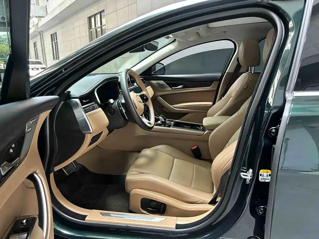 Jaguar XFL — миниатюра 18