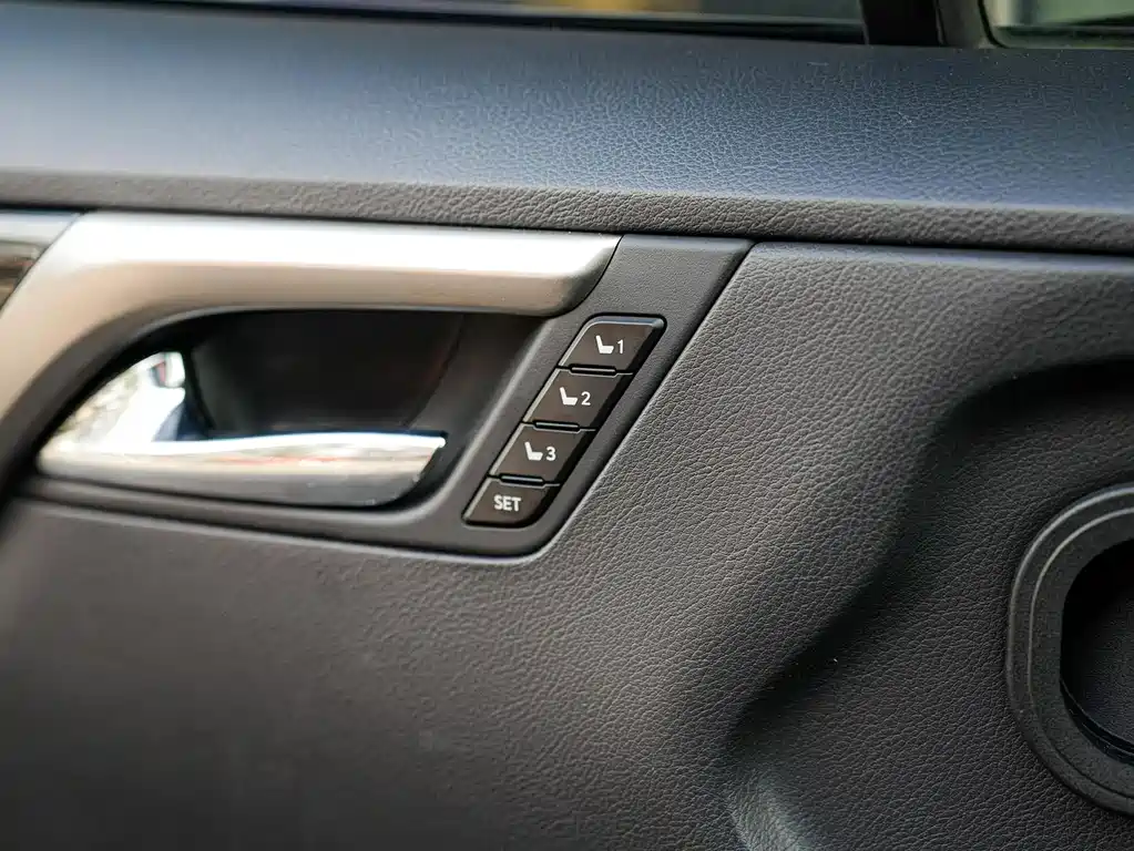 Lexus RX — миниатюра 23