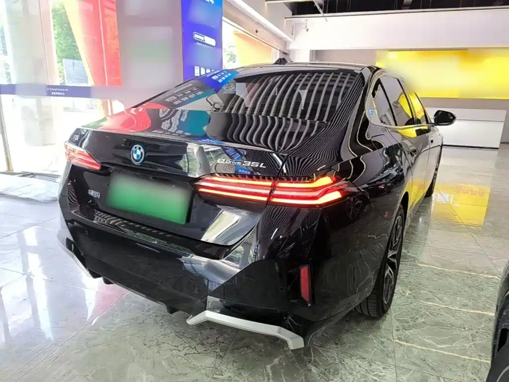 BMW i5 — миниатюра 7