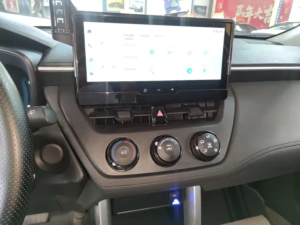 Toyota Corolla Cross — миниатюра 13