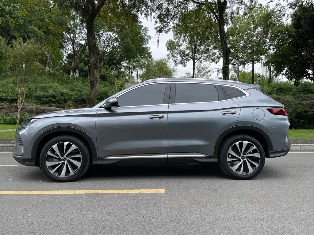 BYD PLUS New Energy — миниатюра 4