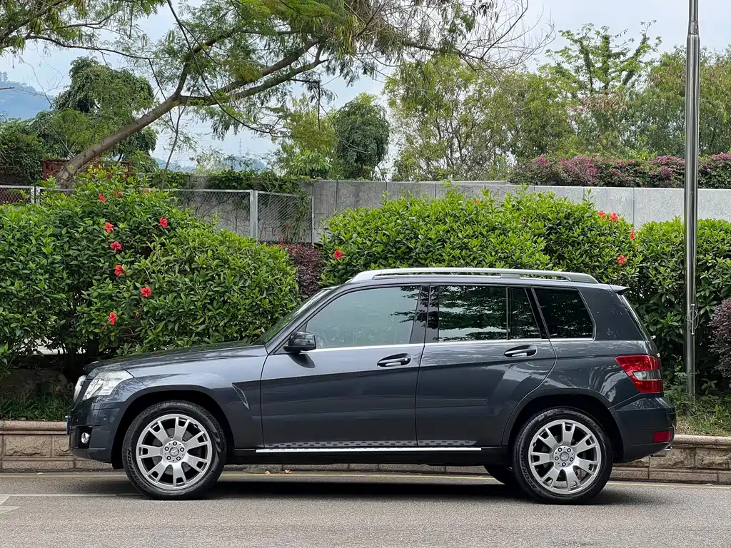 Mercedes-Benz GLK-Class (Import) — миниатюра 10