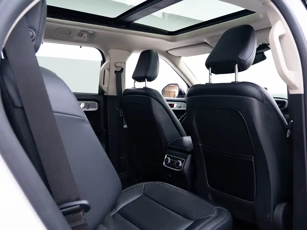 Ford Explorer — миниатюра 8
