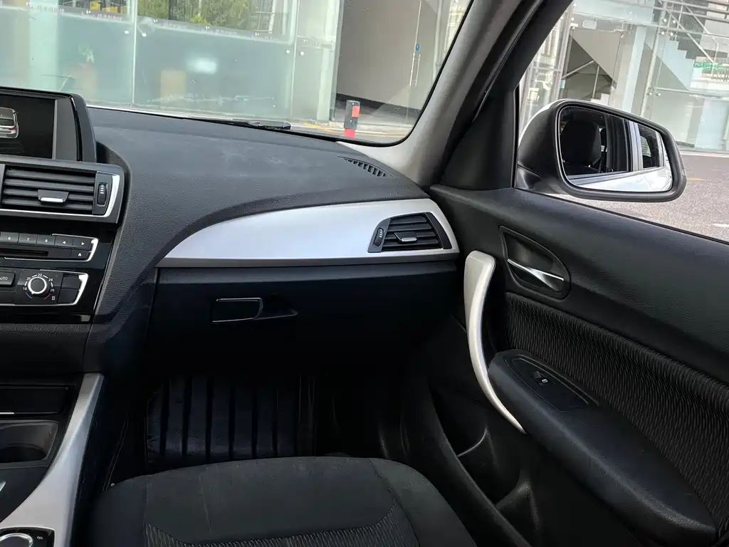 BMW 1 Series (Import) — миниатюра 17