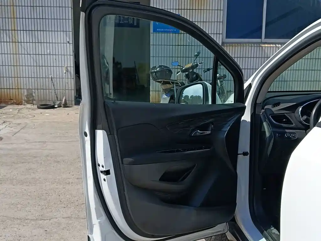 Buick Encore — миниатюра 8