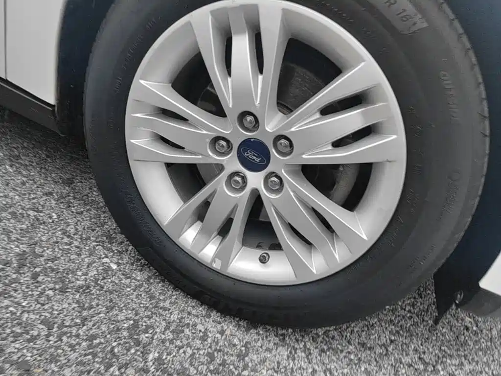 Ford Focus — миниатюра 12