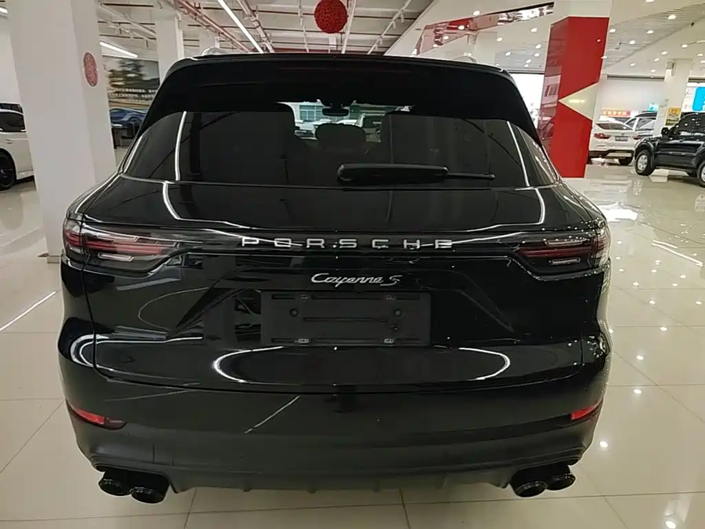 Porsche Cayenne — миниатюра 6