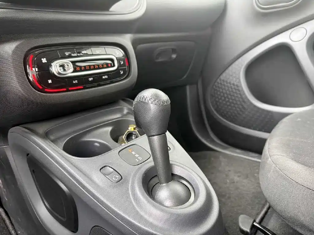 Smart fortwo 2015 1.0L 52