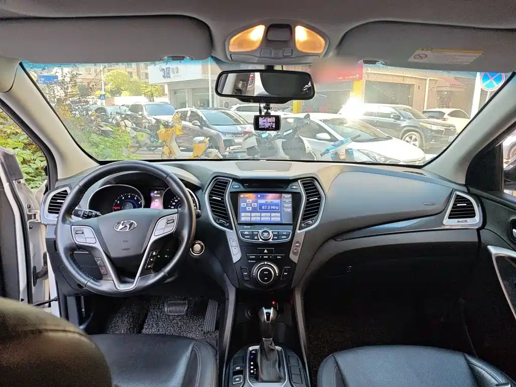 Hyundai Santa Fe — миниатюра 10