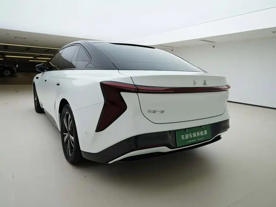 Hongqi Hongqi EH7 — миниатюра 4