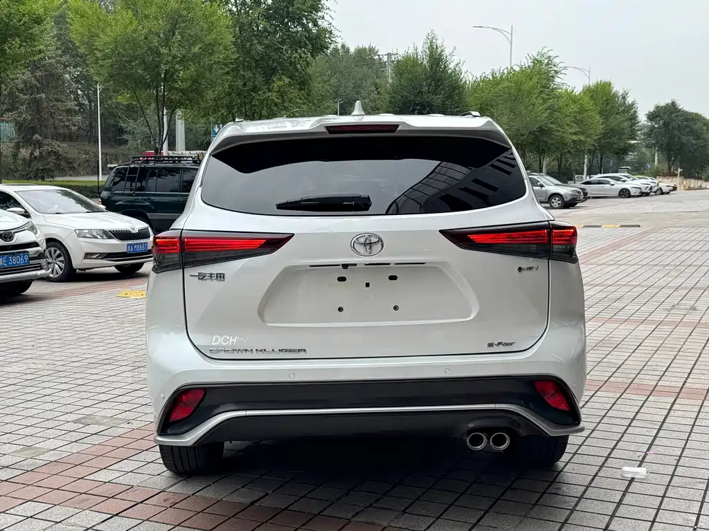 Toyota Crown Kluger — миниатюра 16