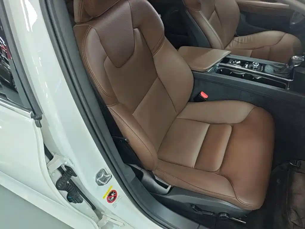 Volvo S60 — миниатюра 25