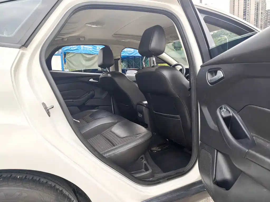 Ford Focus — миниатюра 12