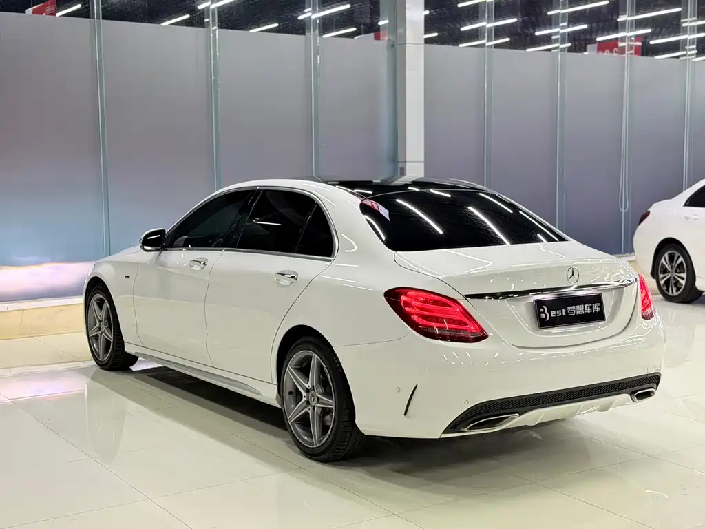 Mercedes-Benz C-Class — миниатюра 4