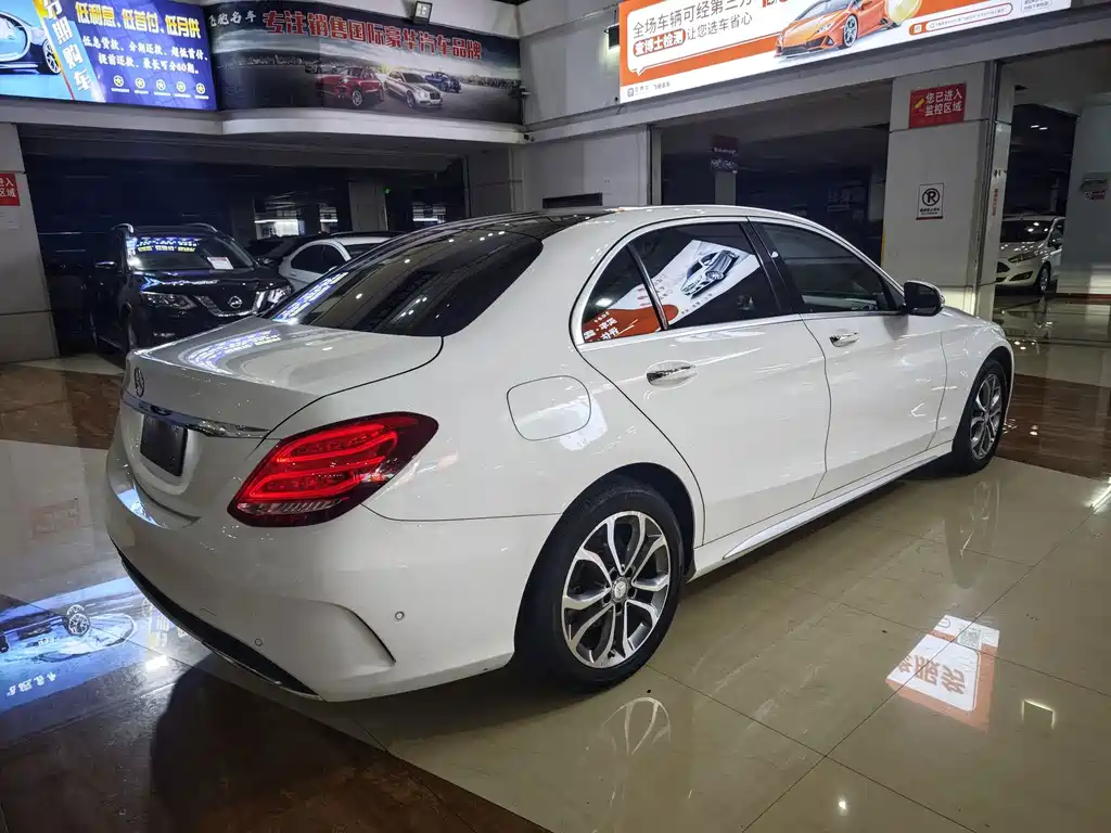 Mercedes-Benz C-Class — миниатюра 5