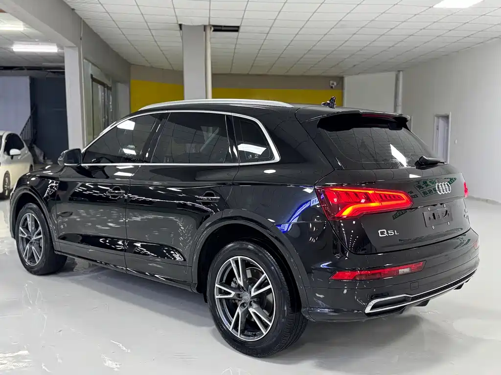 Audi Q5L — миниатюра 7
