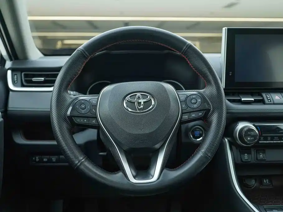 Toyota RAV4 — миниатюра 15