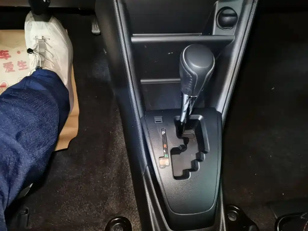 Toyota Yaris L — миниатюра 14