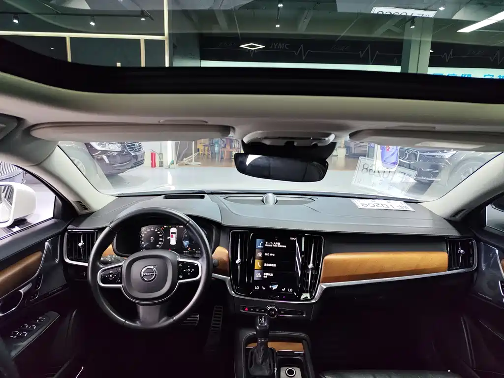 Volvo S90 — миниатюра 3