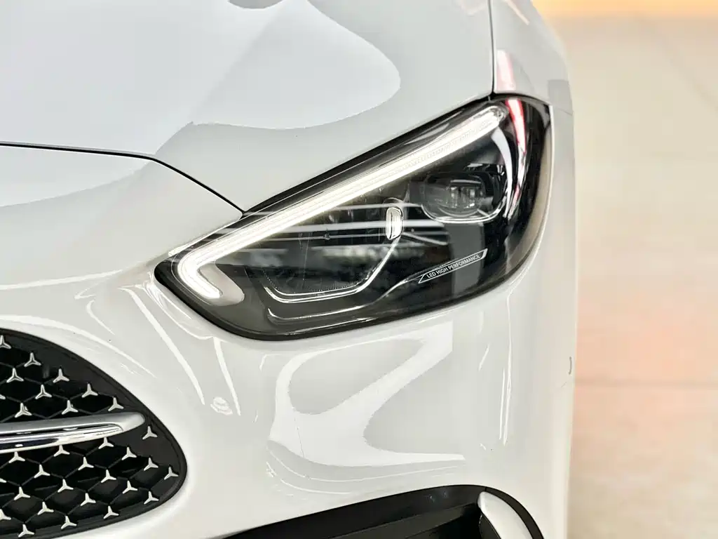 Mercedes-Benz C-Class — миниатюра 16