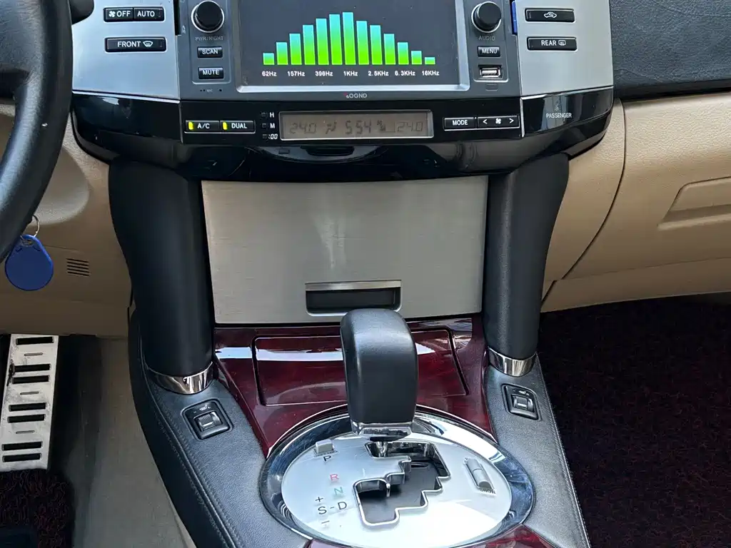 Toyota Reiz — миниатюра 8