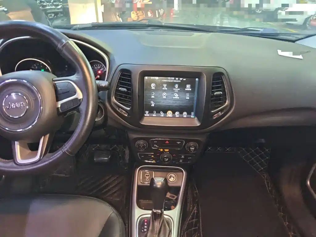 Jeep Compass — миниатюра 13