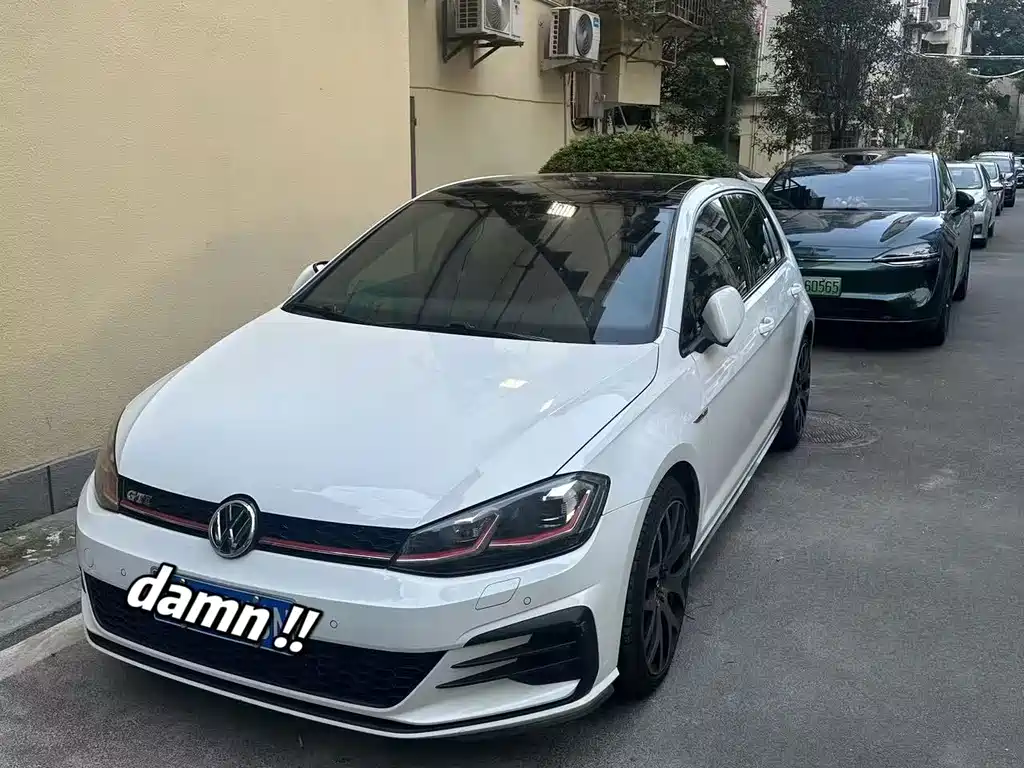 Volkswagen Golf GTI