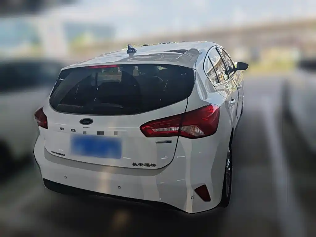 Ford Focus — миниатюра 5