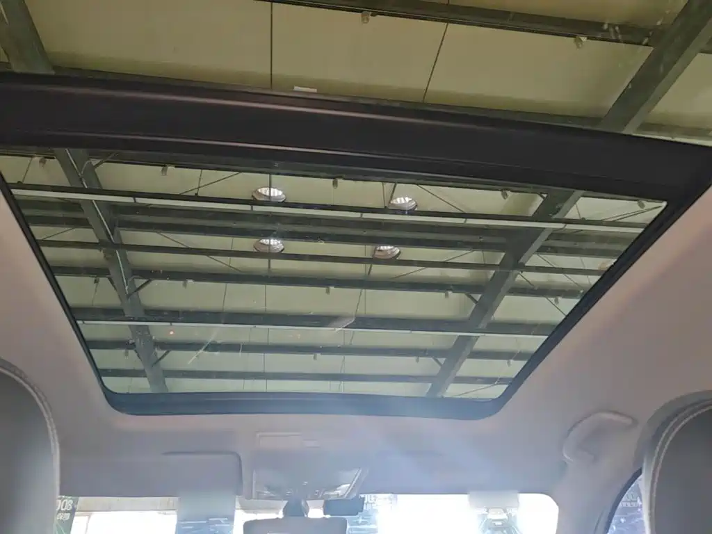 Volkswagen Tiguan L — миниатюра 18