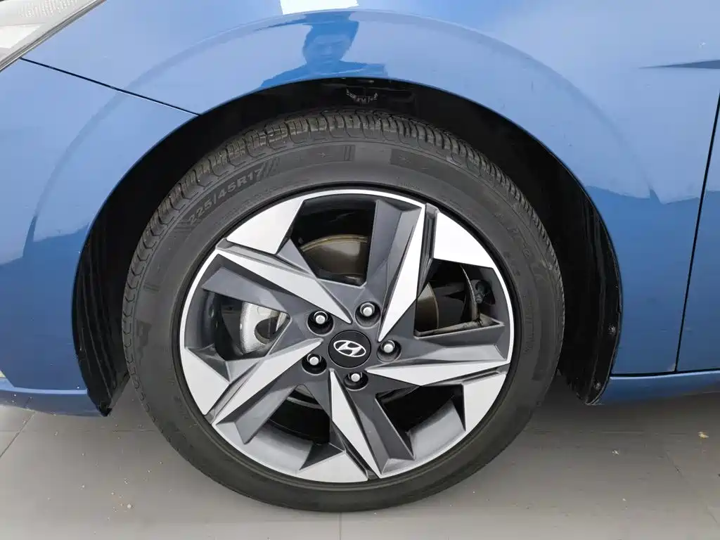 Hyundai Elantra — миниатюра 17