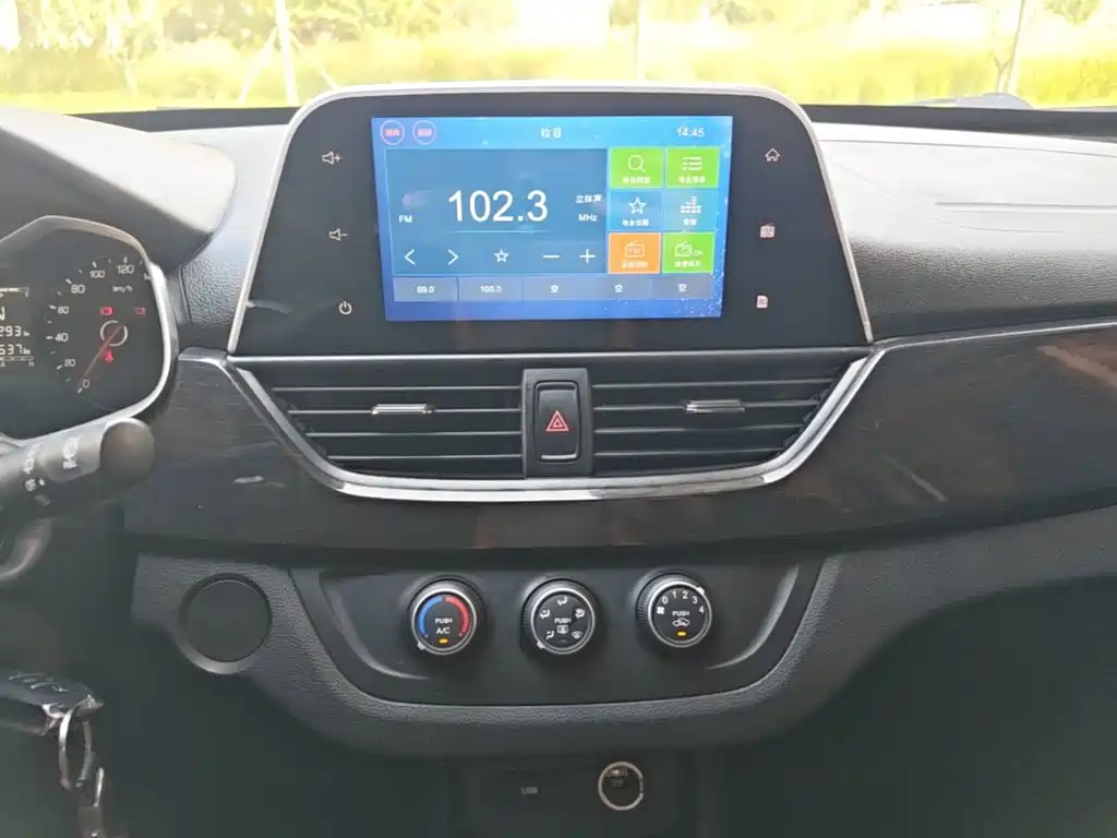 Baojun 310 — миниатюра 13