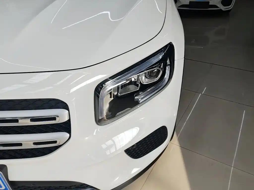 Mercedes-Benz GLB — миниатюра 24