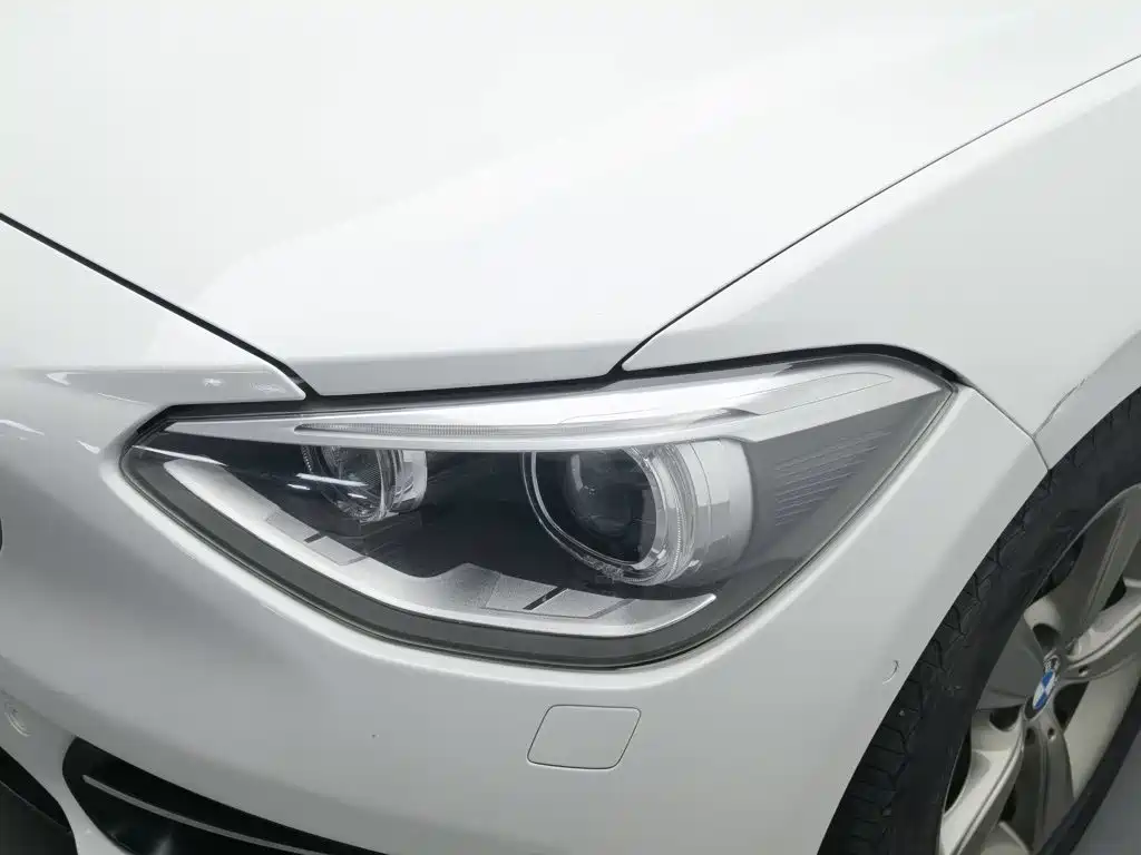 BMW 1 Series (Import) — миниатюра 7